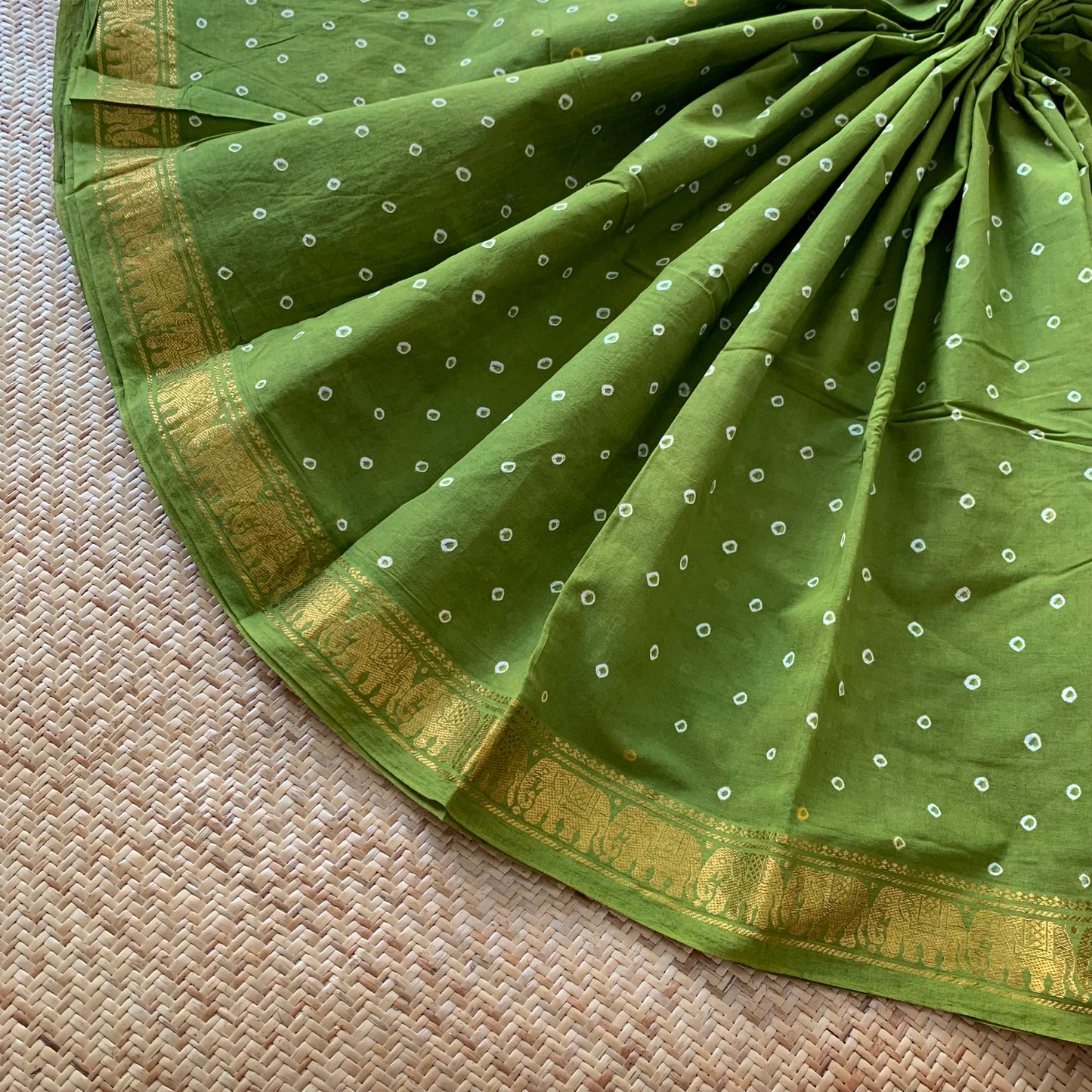 Olive Green Saree Combo , Hand knotted Sungudi , Kaikattu Cotton Sungadi