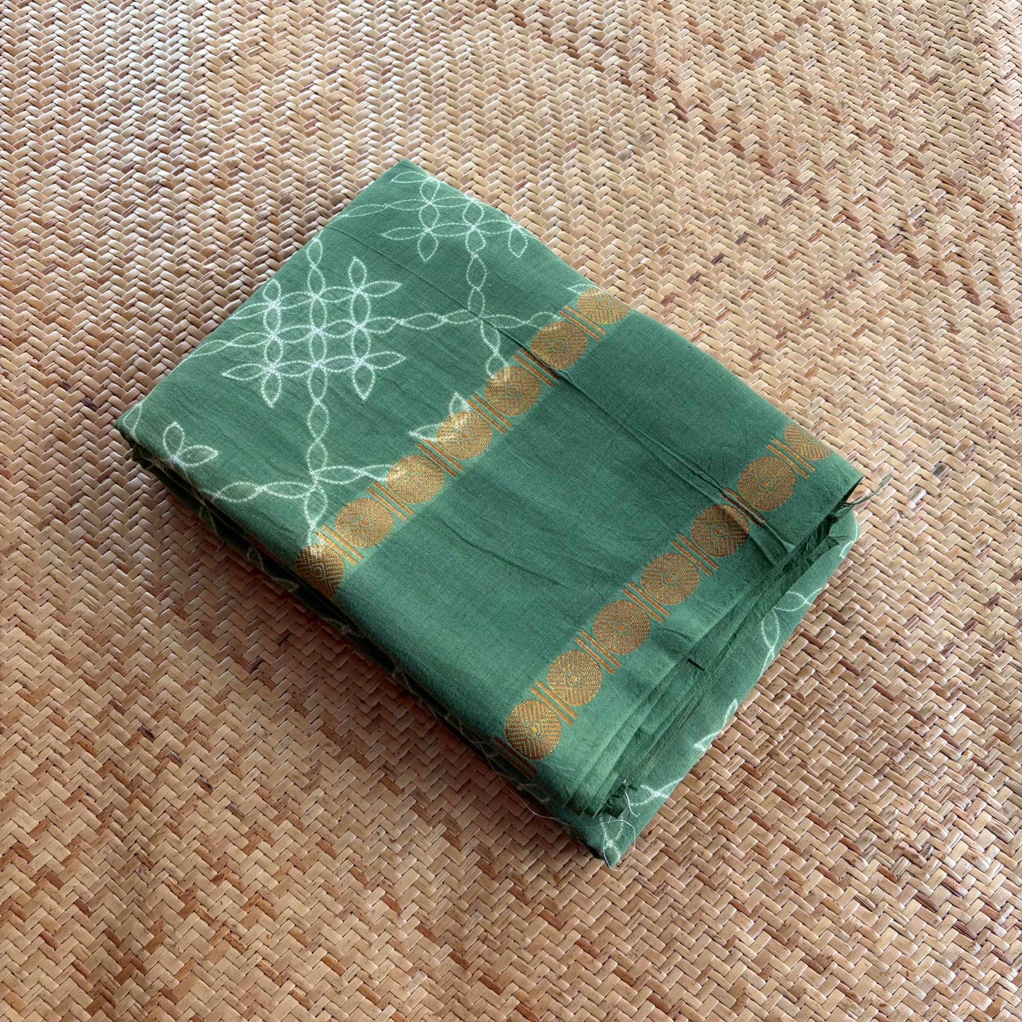 Green, Hand Crafted Nui Shibori Sungudi Cotton Saree