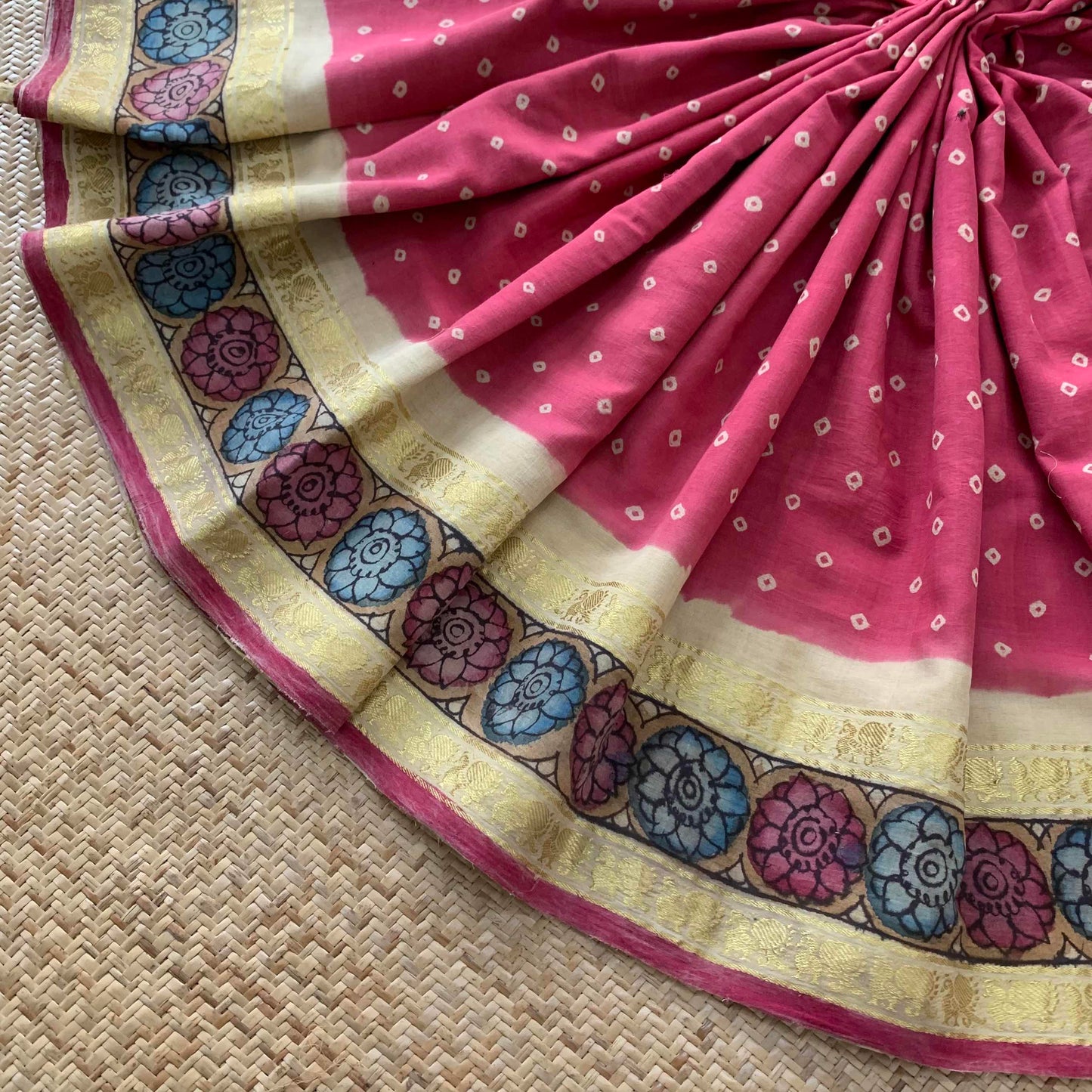 Pink Beige Kaikattu Sungudi Saree With Kalamkari Border, Pallu And Blouse Piece On a Hand woven Cotton saree, Kaikattu Sungadi