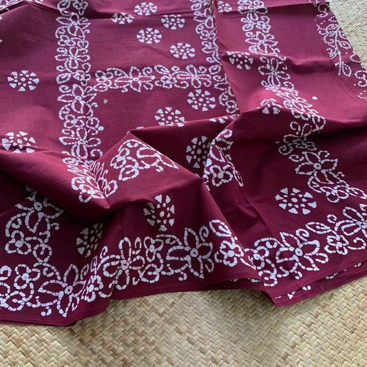 Maroon Blue Wax Print Sungudi Saree