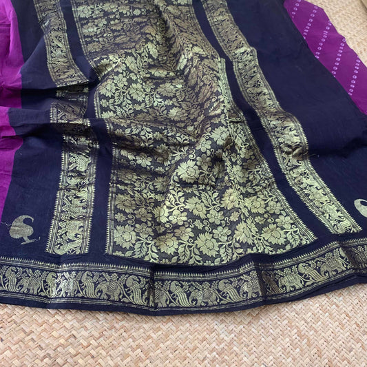 Purple Saree With Black Border , Hand knotted Sungudi On a Hand woven Grand Pallu Cotton saree, Kaikattu Sungadi