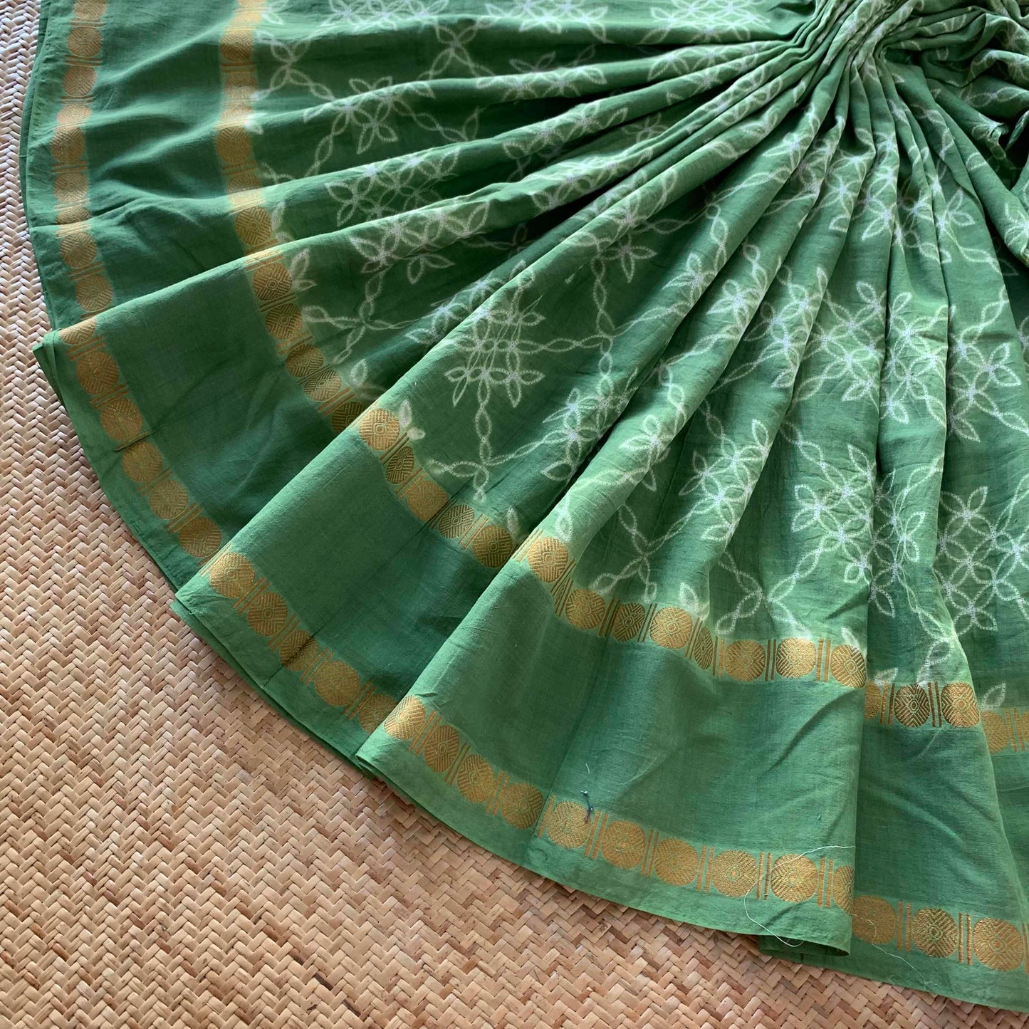 Kolam - Green, Hand Crafted Shibori Sungudi Cotton Saree