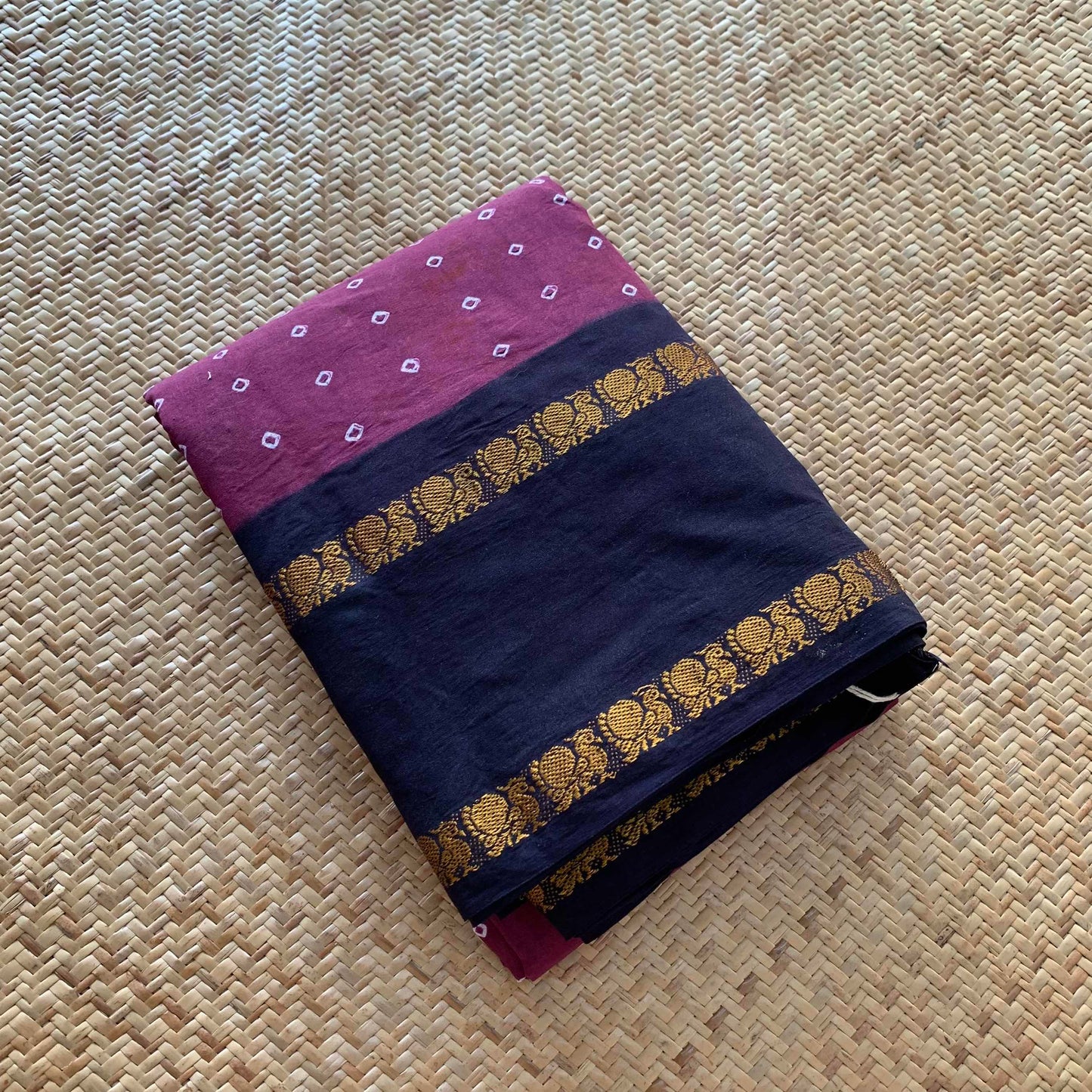 Dark Mauve Saree With Navy Border, Hand knotted Sungudi On a Rudraksham Border Cotton saree, Kaikattu Sungadi