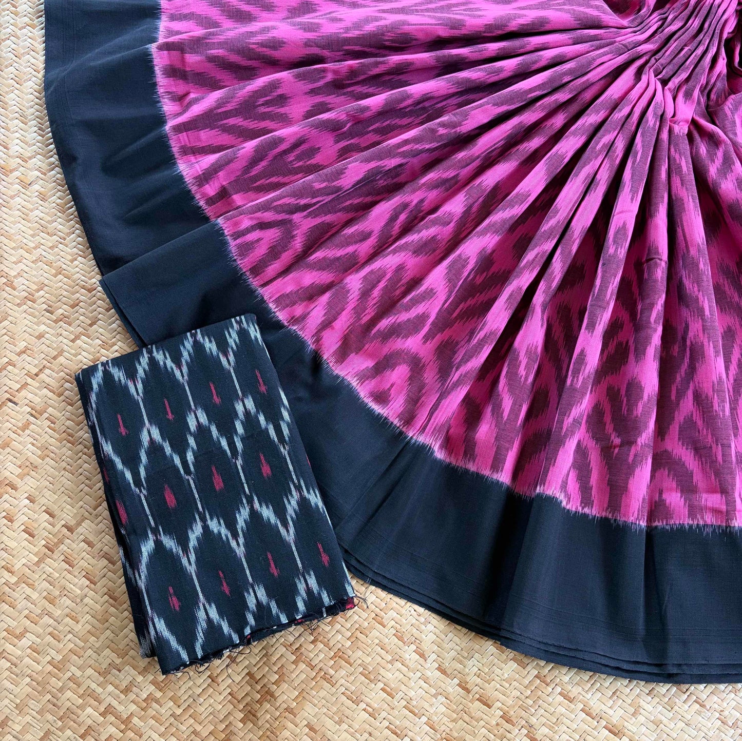 Pink Pochambally Ikkat Hand Woven Cotton Saree