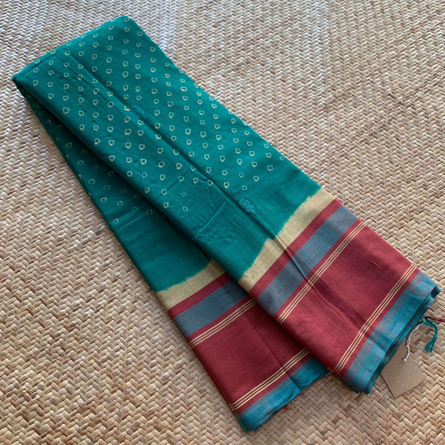 Too Many Dots Green Hand knotted Sungudi, Handloom saree