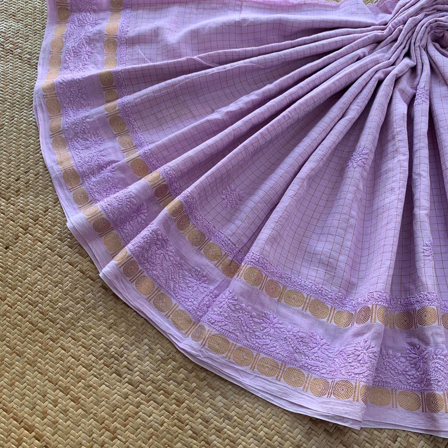 Lilac Chickankari Hand Embroidery on a Sungudi Cotton Saree