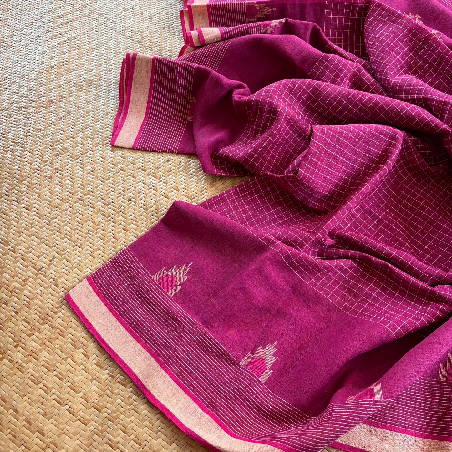 Magenta, Handwoven Jamdani Soft cotton Saree