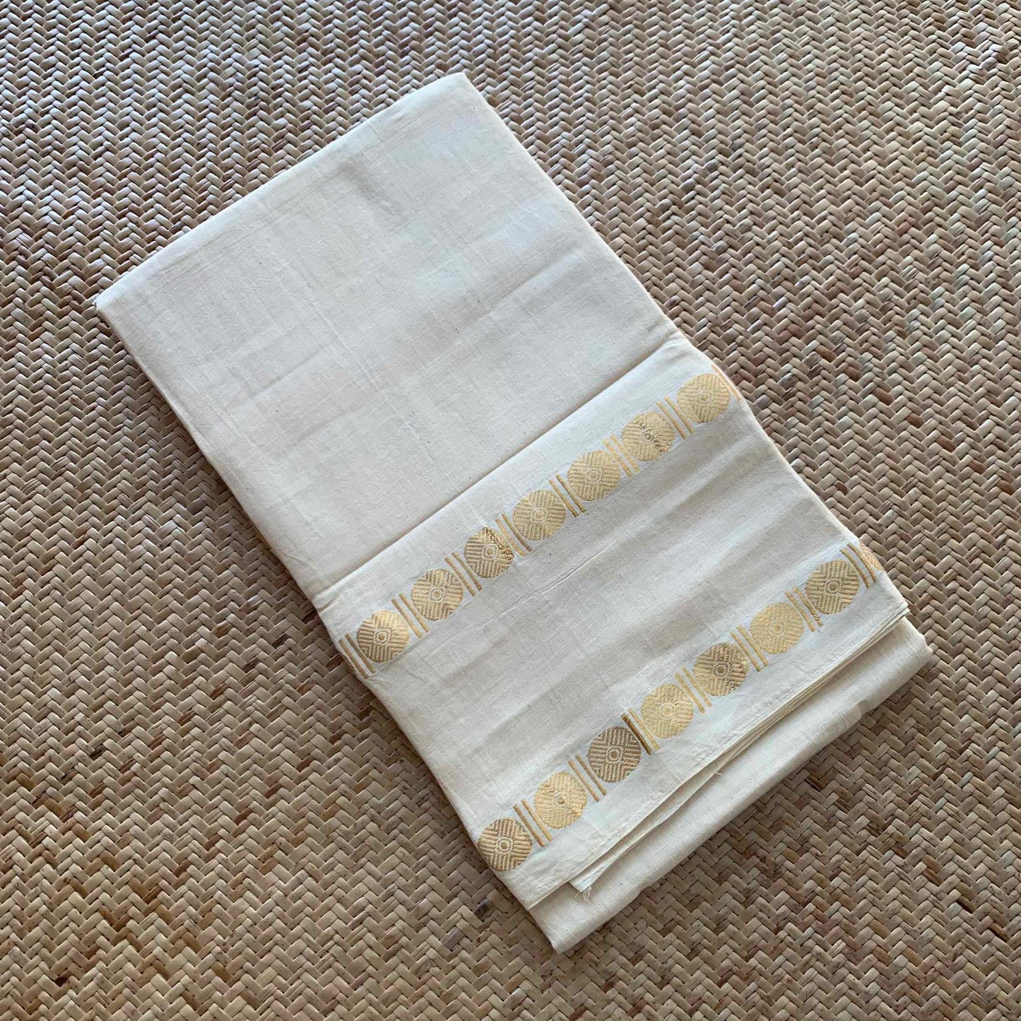 Off White Saree With Kalamkari Blouse , Zari Rudraksham Rettai Pettu Border , Clamp dyed (Kattu sayam).