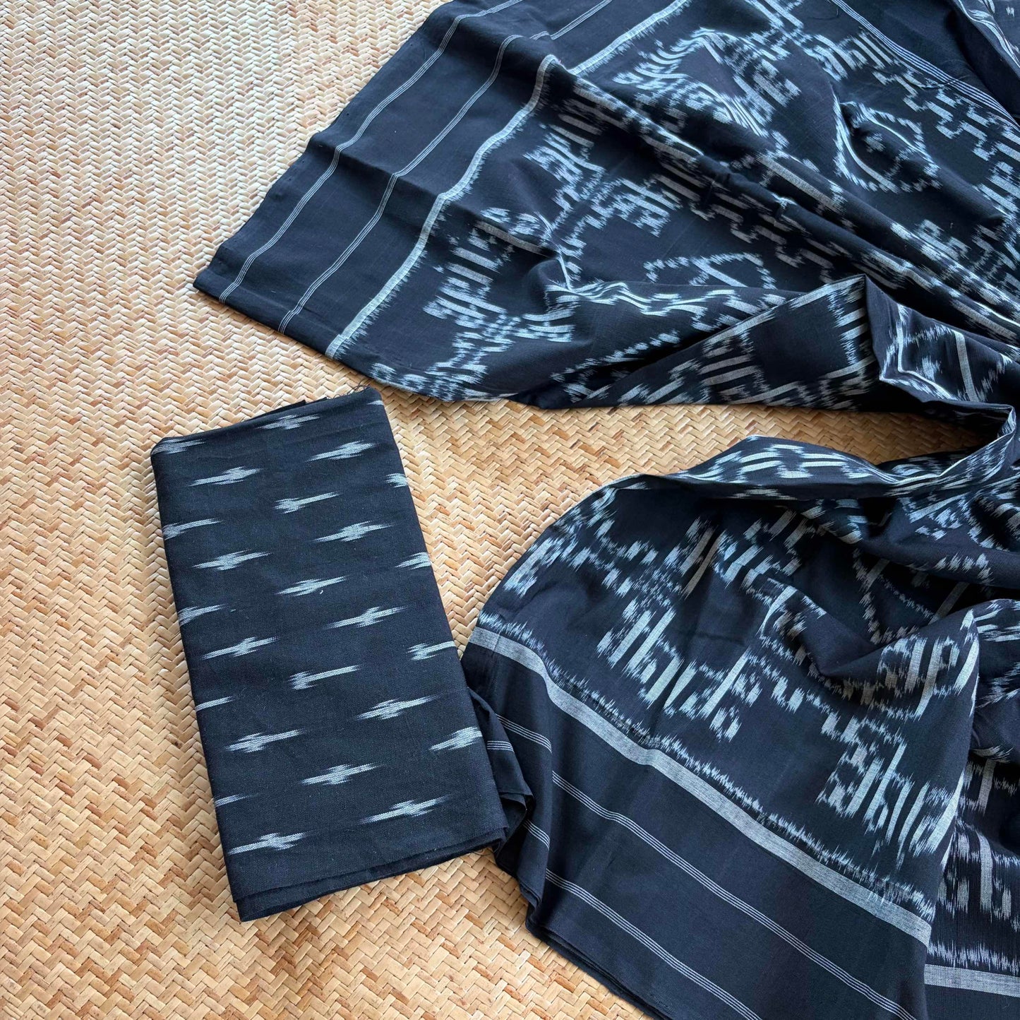Black, Pochambally Ikkat Hand Woven Cotton Saree