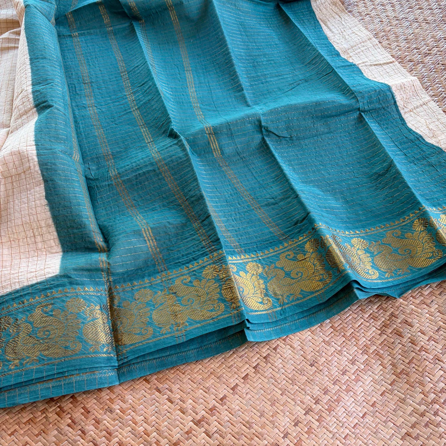 Off White, Zari Kattam Sungudi