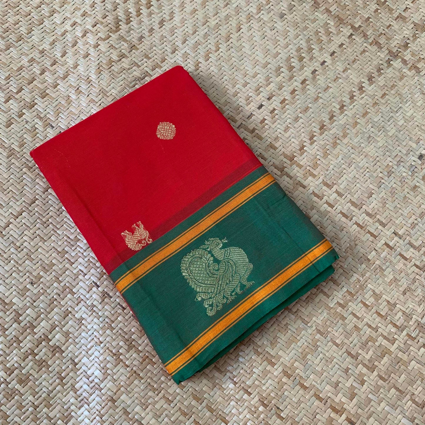Red Saree With Green Border Grand Pallu, Yazhi Chakkaram Butta, Kanchipuram Cotton Saree