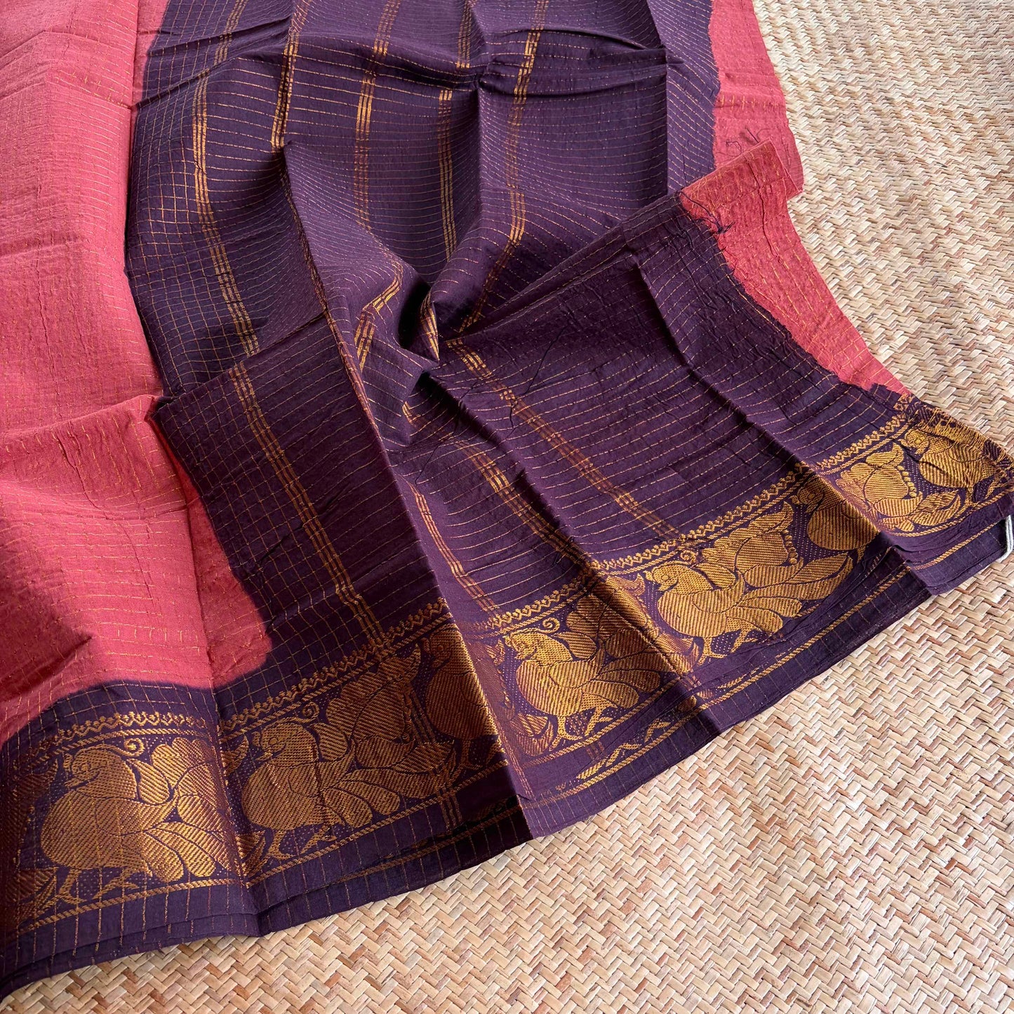 Rust, Zari Kattam Sungudi