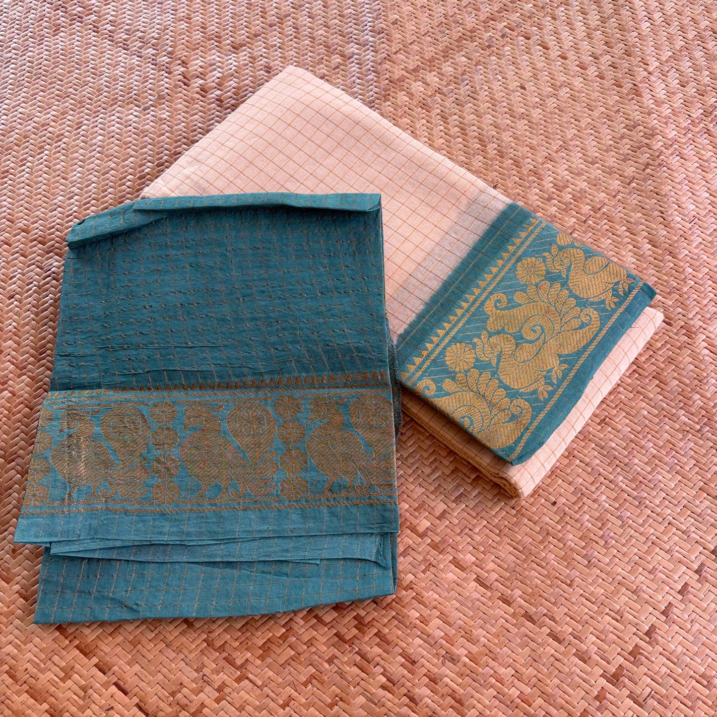 Off White, Zari Kattam Sungudi