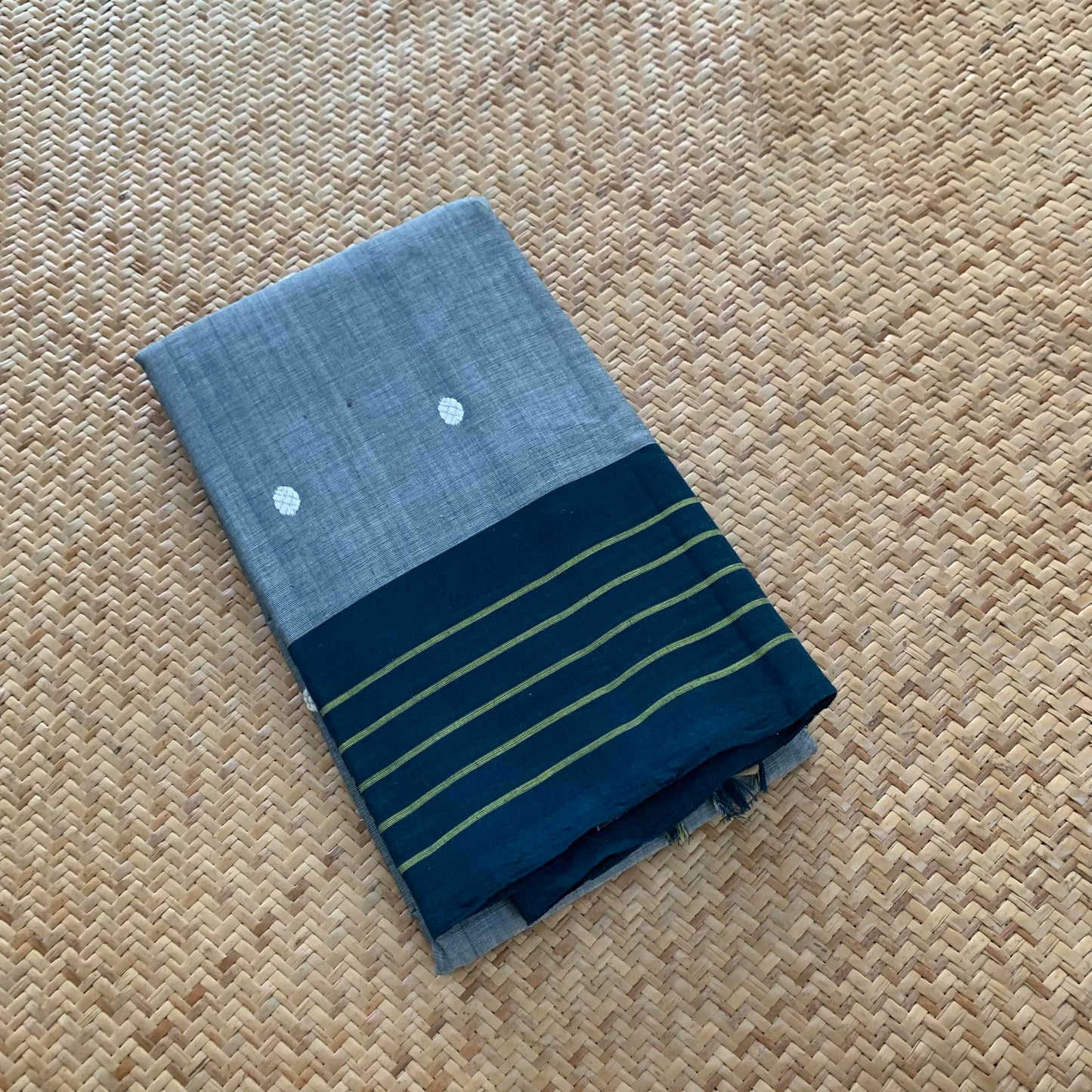 Arupukottai Handwoven Saree, Grey