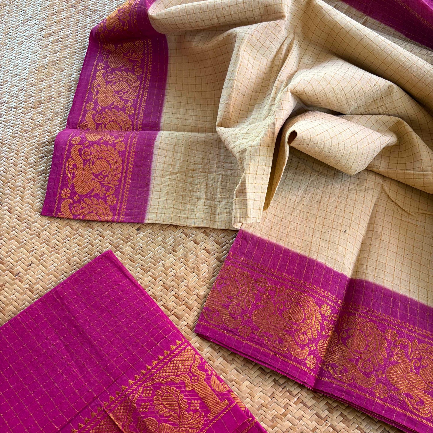 Off White, Zari Kattam Sungudi