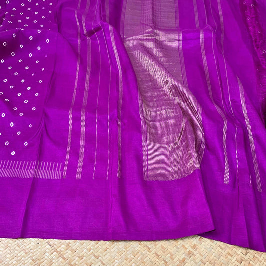 Magenta Kaikattu Sungadi On a Pure Kanchipuram Silk Saree