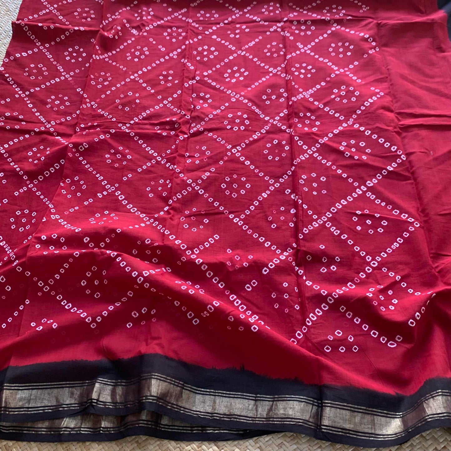 Red Dupatta , Hand woven, Hand knotted Sungudi Cotton saree, Kaikattu Sungadi