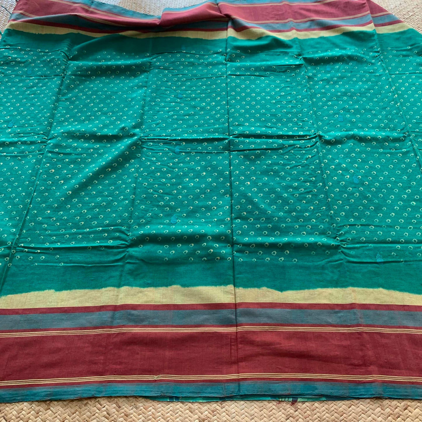 Too Many Dots Green Hand knotted Sungudi, Handloom saree