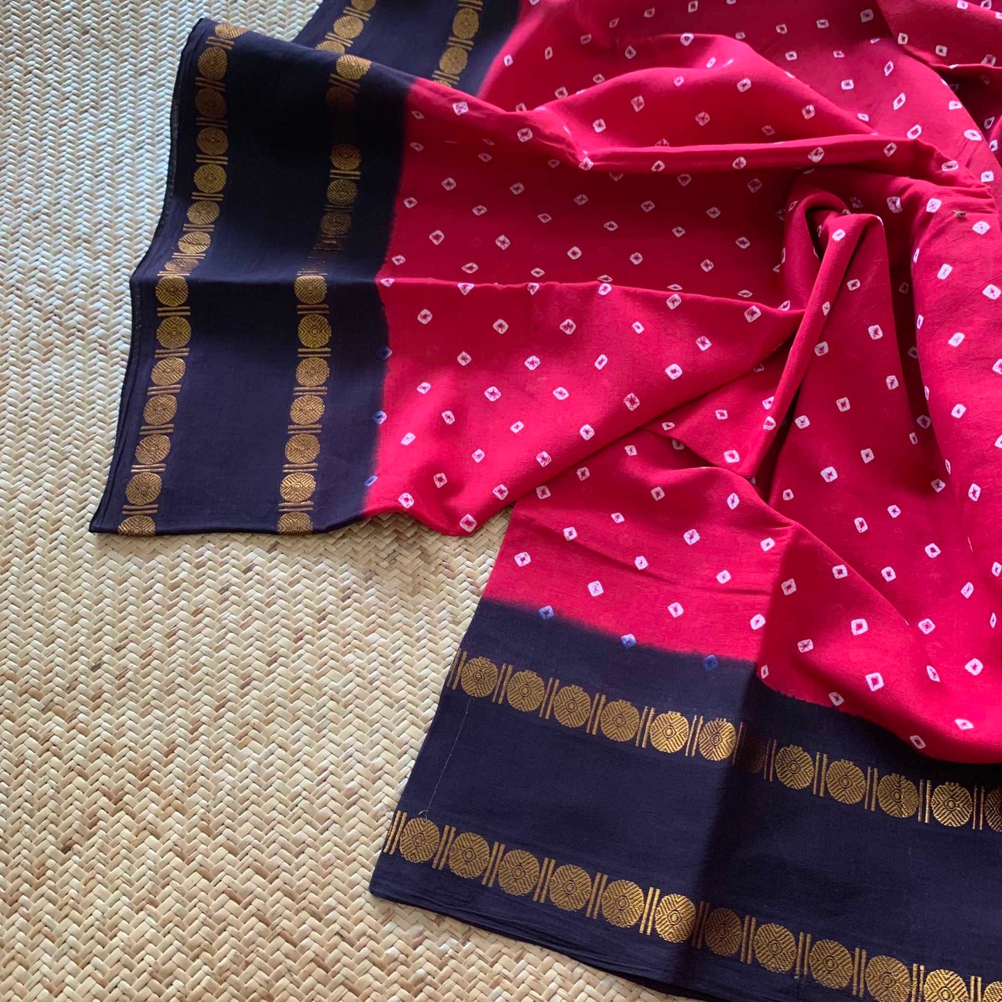 Red Saree With Black Border, Hand knotted Sungudi On a Rudraksham Border Cotton saree, Kaikattu Sungadi