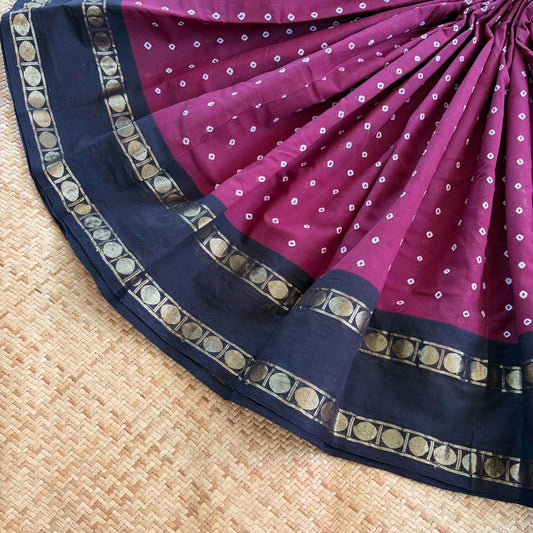 Burgundy Saree, Hand knotted Sungudi On a Hand woven Cotton saree, Kaikattu Sungadi