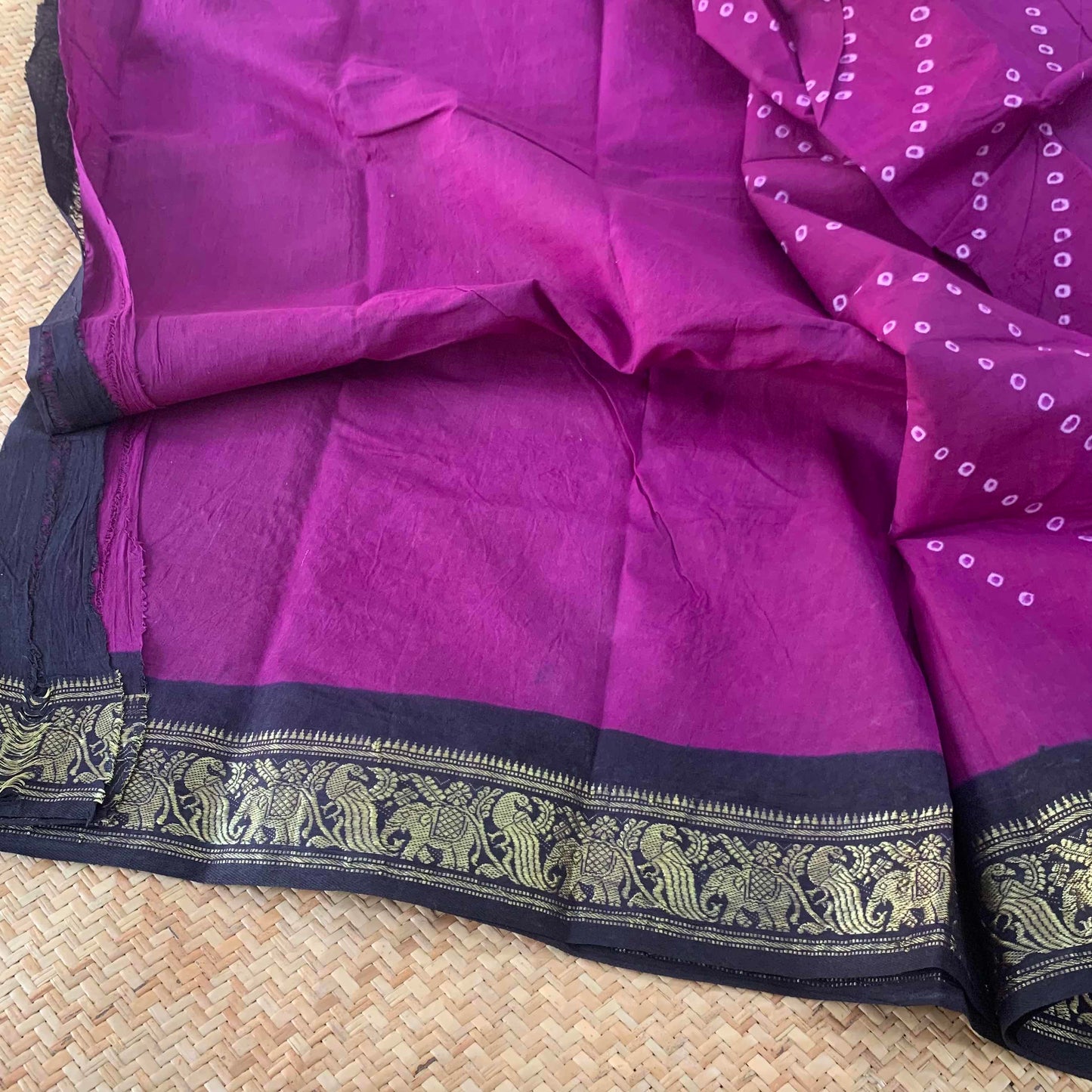 Purple Saree With Black Border , Hand knotted Sungudi On a Hand woven Grand Pallu Cotton saree, Kaikattu Sungadi