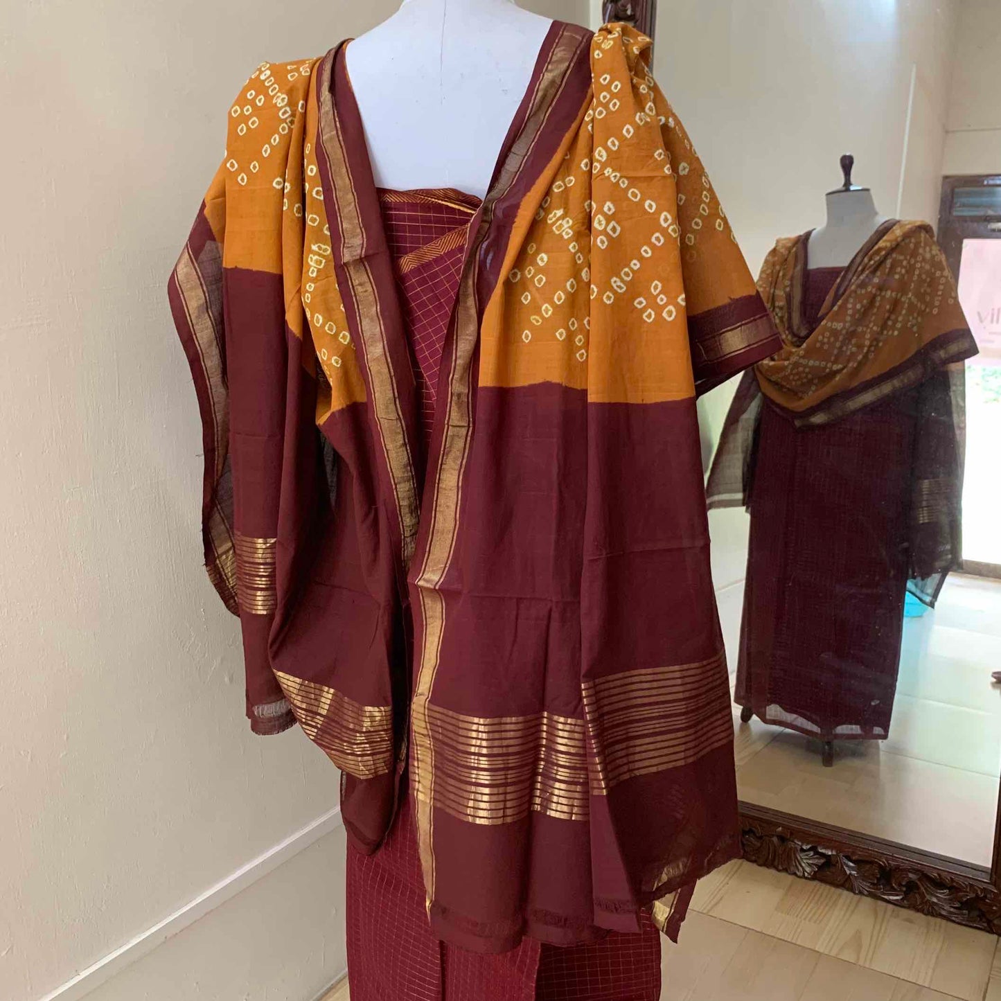 Mustard Dupatta And Top Fabric, Hand woven, Hand knotted Sungudi Cotton Kaikattu Sungadi
