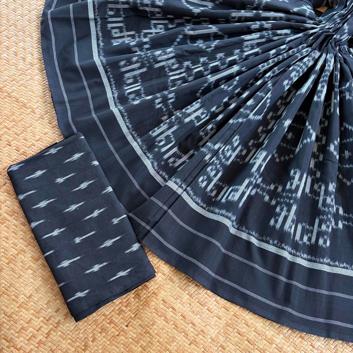 Black, Pochambally Ikkat Hand Woven Cotton Saree