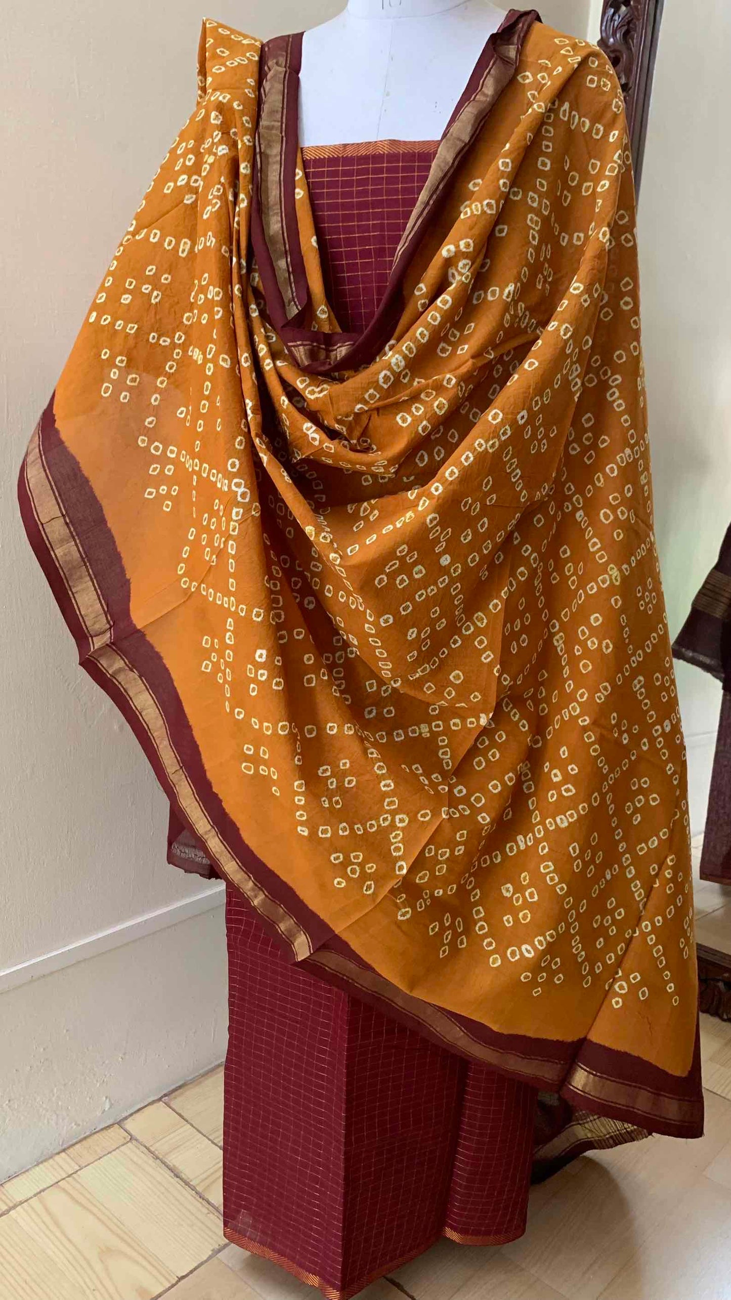 Mustard Dupatta And Top Fabric, Hand woven, Hand knotted Sungudi Cotton Kaikattu Sungadi