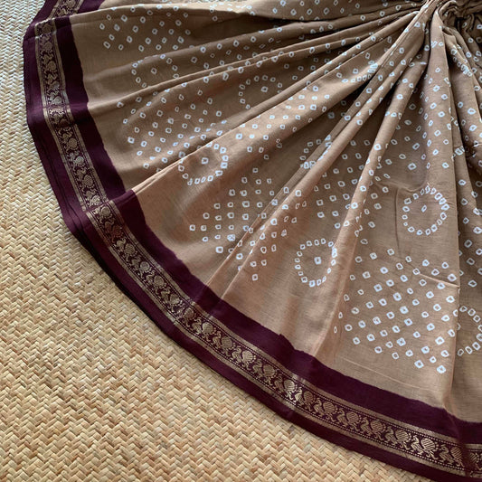 Infinity Dots - Dark Beige, Hand knotted Sungudi On a Hand woven Cotton saree, Kaikattu Sungadi