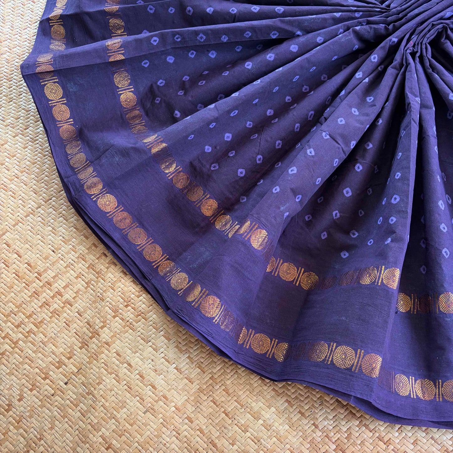 Voilet Saree, Hand knotted Sungudi On a Rudraksham Border Cotton saree, Kaikattu Sungadi
