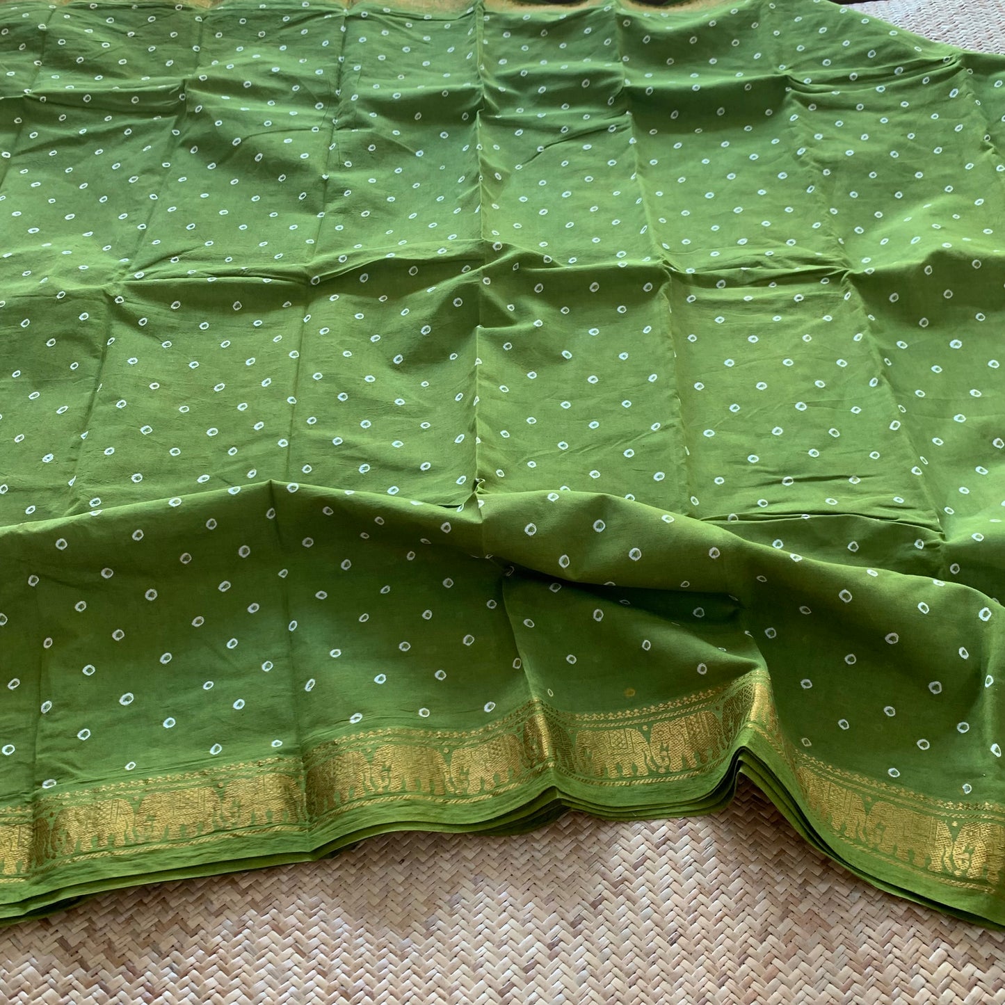 Olive Green Saree Combo , Hand knotted Sungudi , Kaikattu Cotton Sungadi