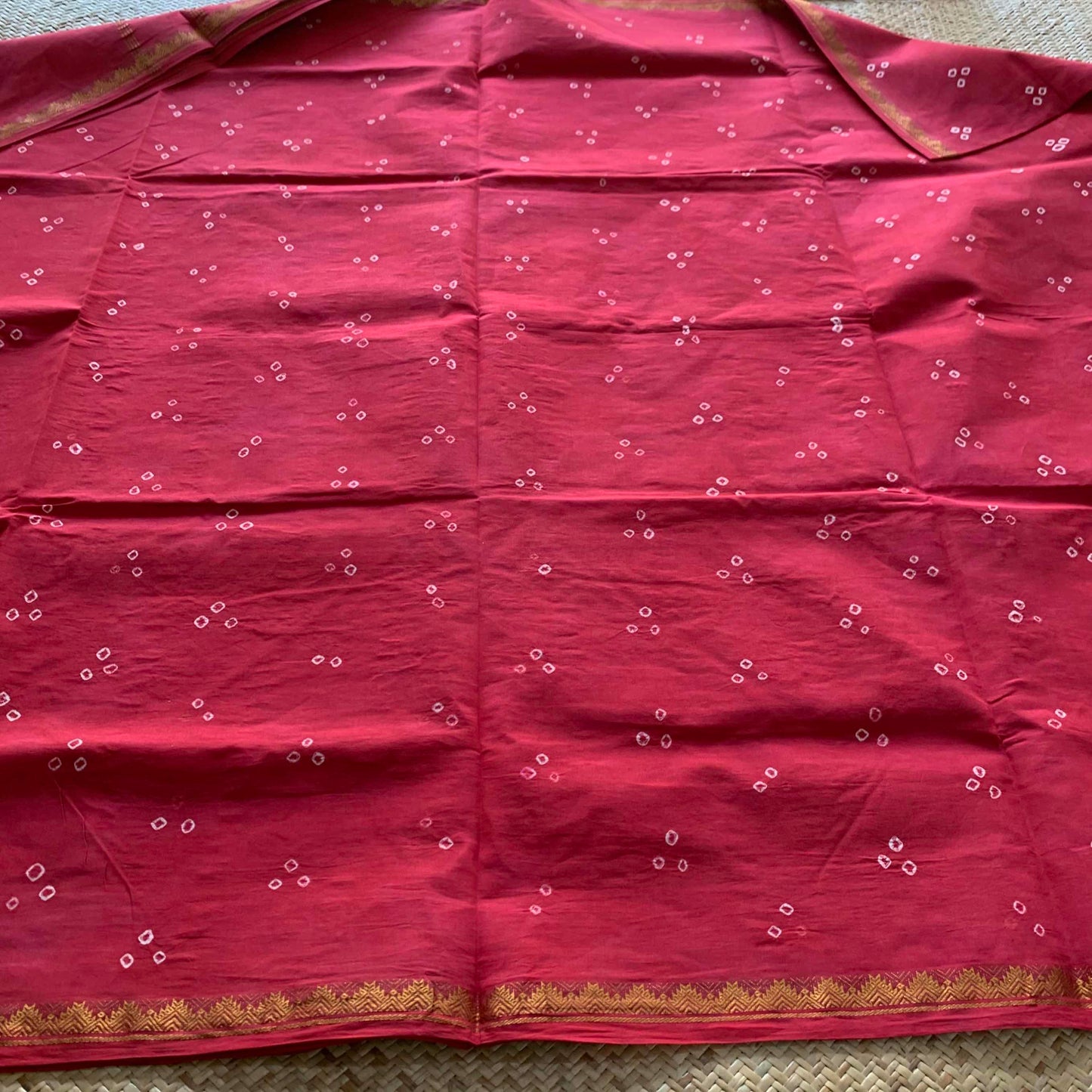 Red Saree , Hand knotted Sungudi Cotton saree, Kaikattu Sungadi