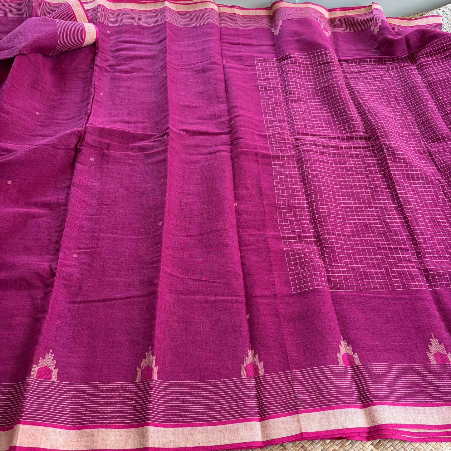 Magenta, Handwoven Jamdani Soft cotton Saree