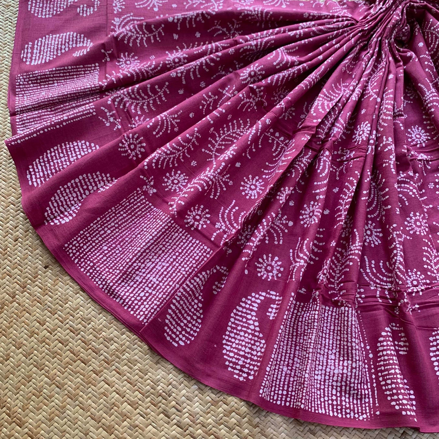 Mauve Hand Crafted wax print Sungudi Mul Mul Cotton Saree