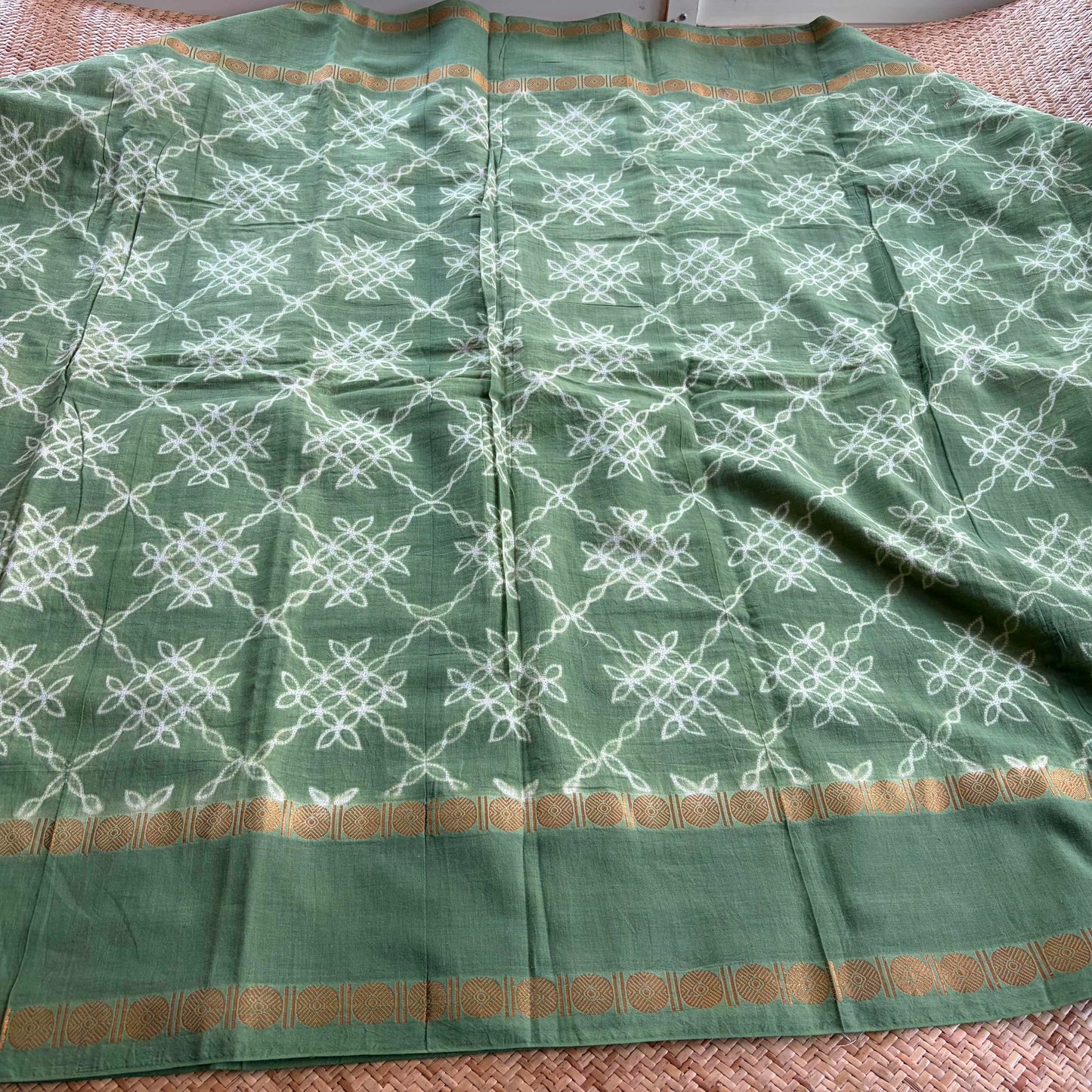Green, Hand Crafted Nui Shibori Sungudi Cotton Saree