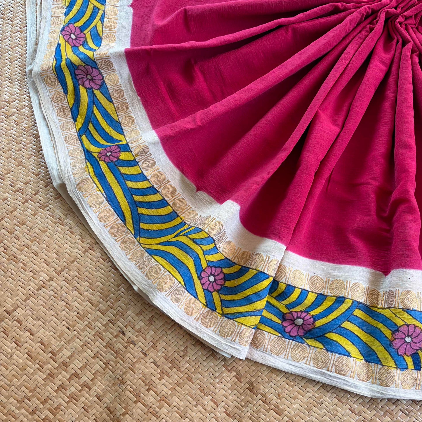 Flower 🌸- Kalamkari Hand Painted on a Madurai Sungudi Cotton saree. With Blouse