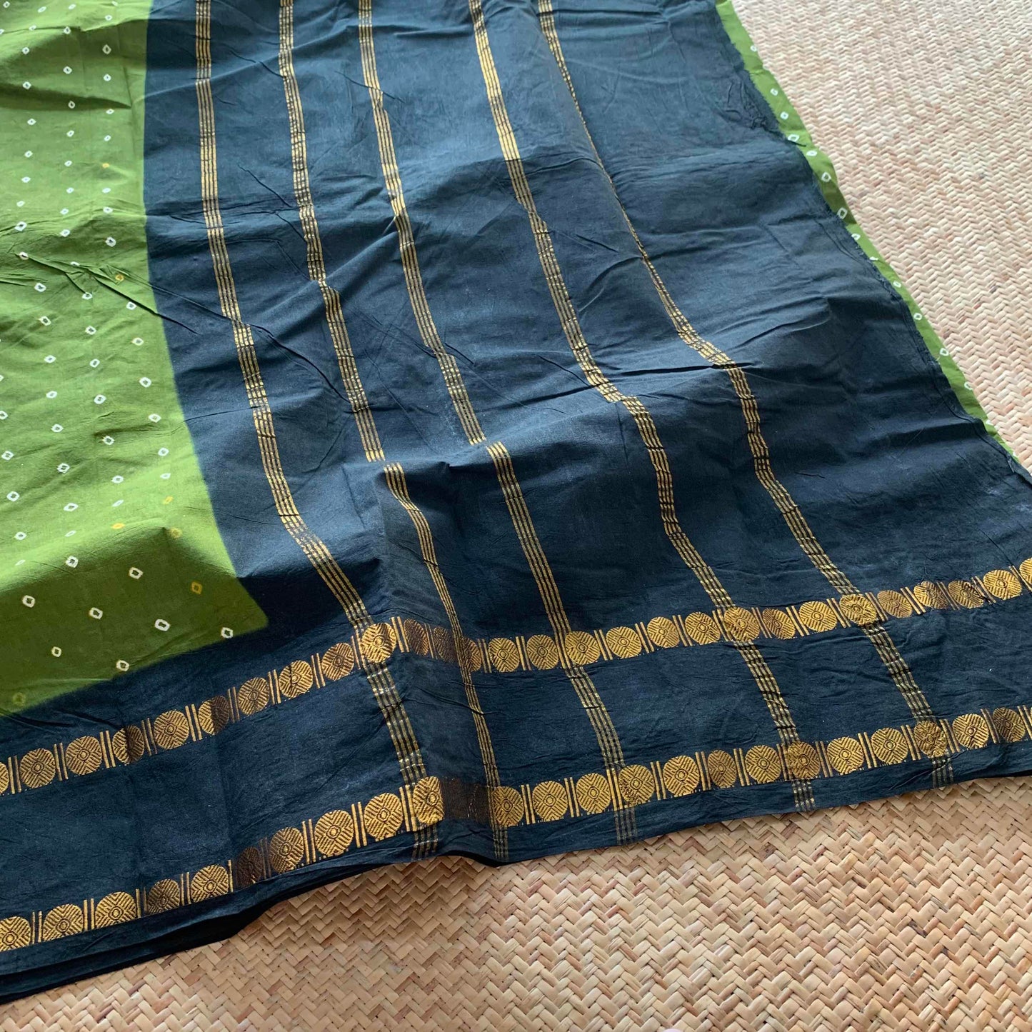 Olive Green Saree With Black Border, Hand knotted Sungudi On a Rudraksham Border Cotton saree, Kaikattu Sungadi