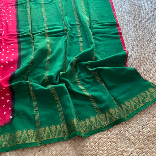 Too many dots , Hand knotted Sungudi Cotton saree, Kaikattu Sungadi