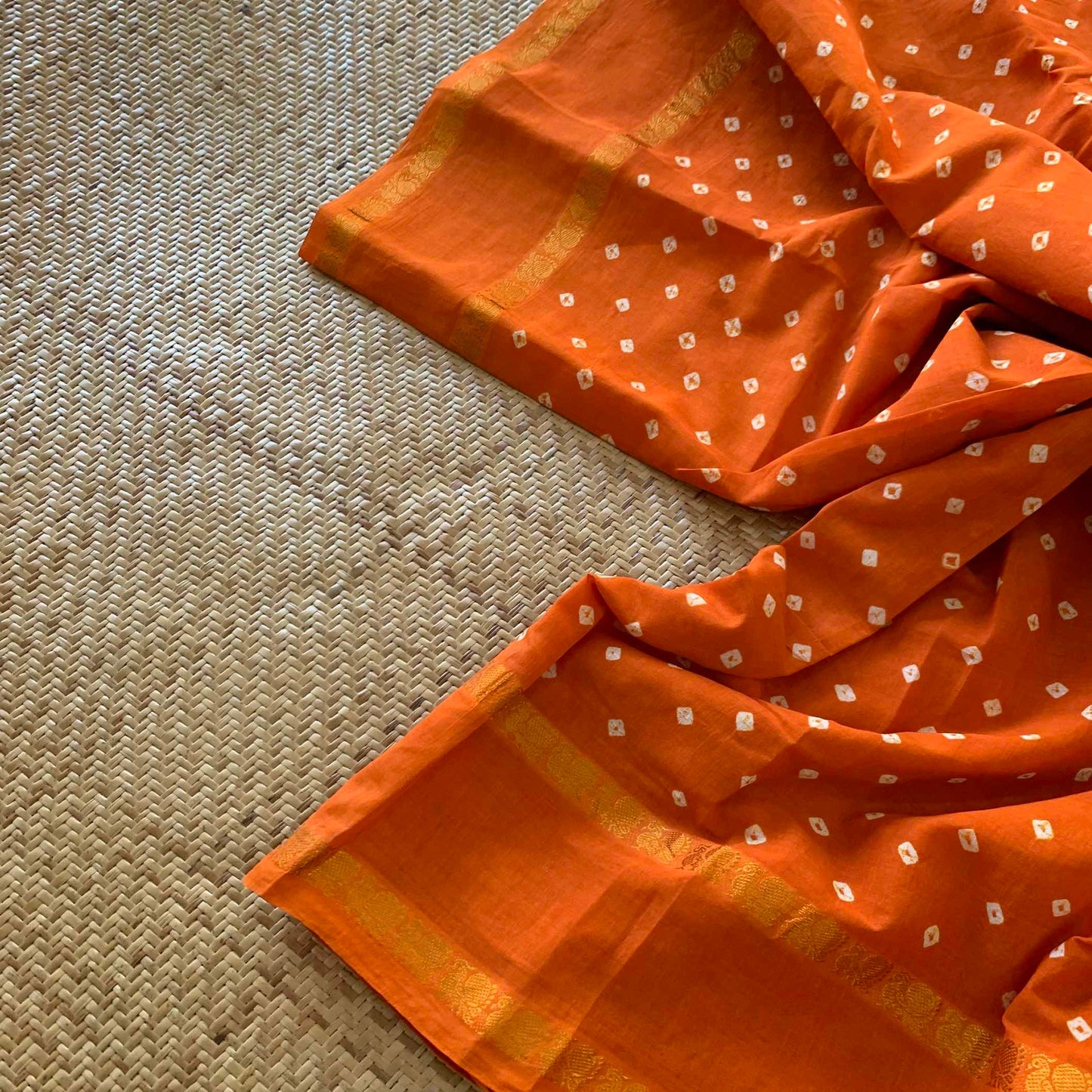 Orange Saree, Hand knotted Sungudi On a Annam Border Cotton saree, Kaikattu Sungudi