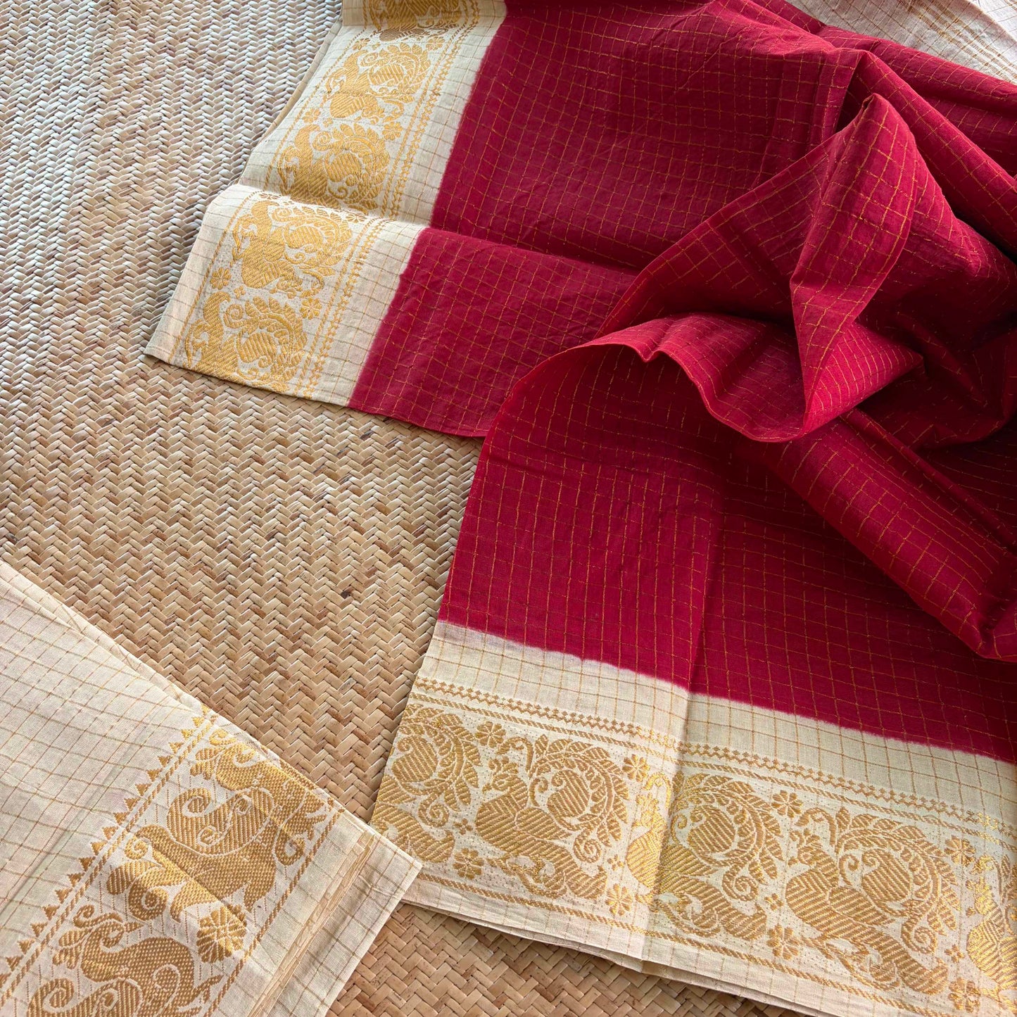 Maroon, Zari Kattam Sungudi