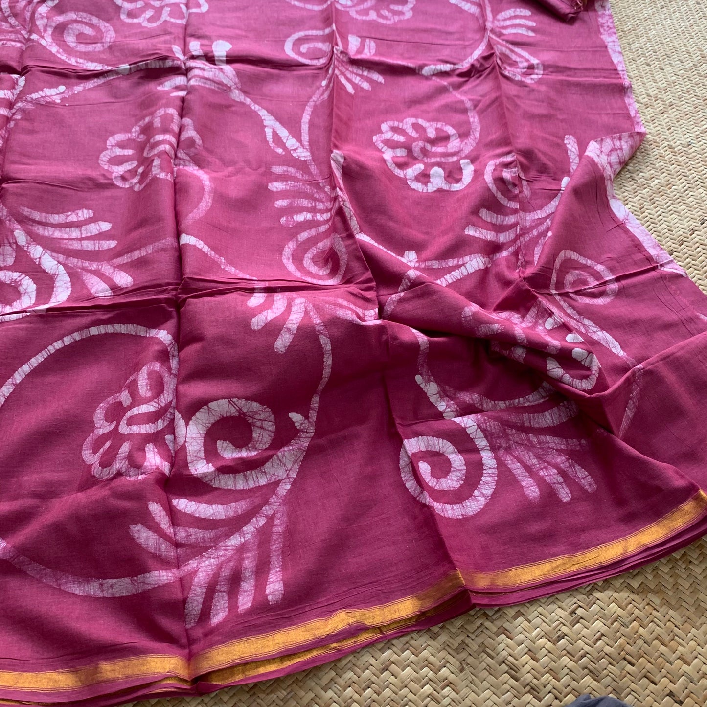 Mauve Hand Crafted wax print Sungudi Mul Mul Cotton Saree