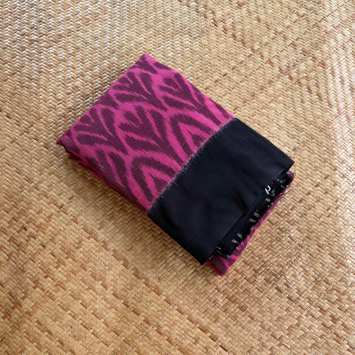 Pink Pochambally Ikkat Hand Woven Cotton Saree