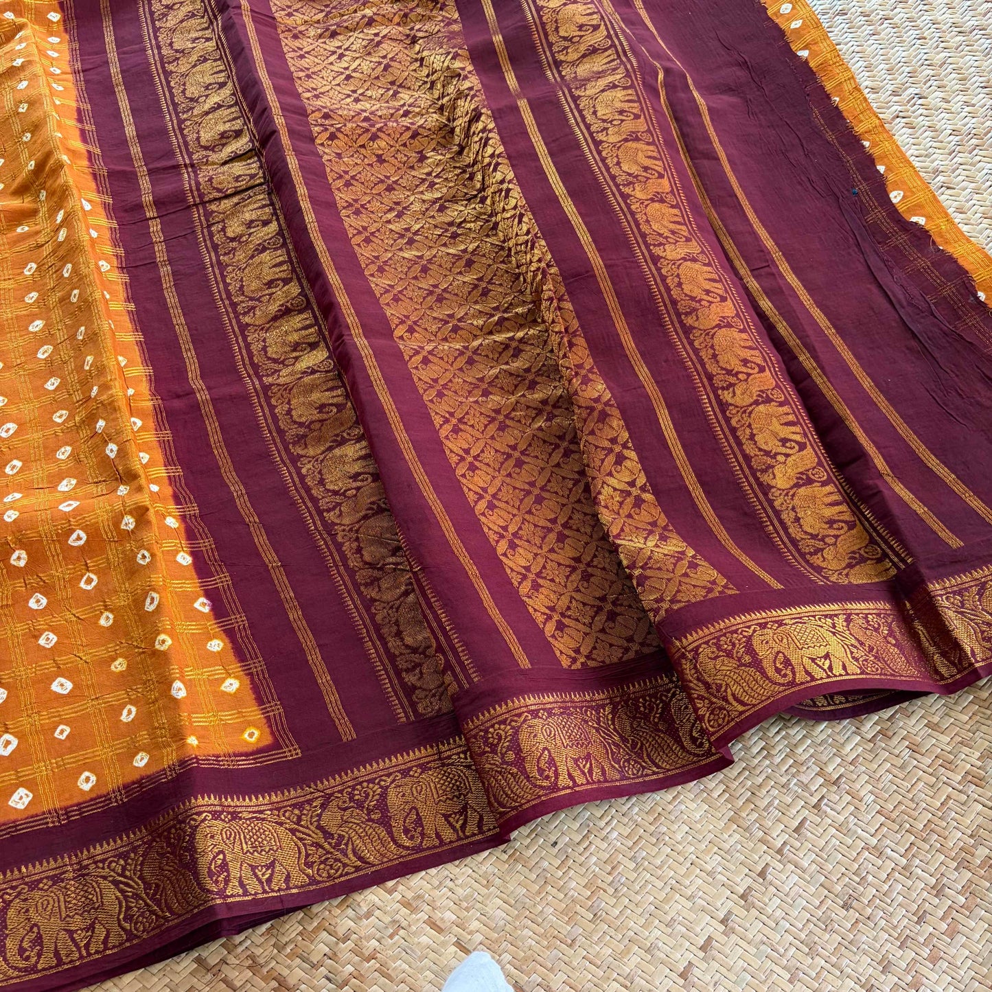 Mustard Saree With Brown Border, Hand knotted Sungudi On Cotton saree, Kaikattu Sungudi