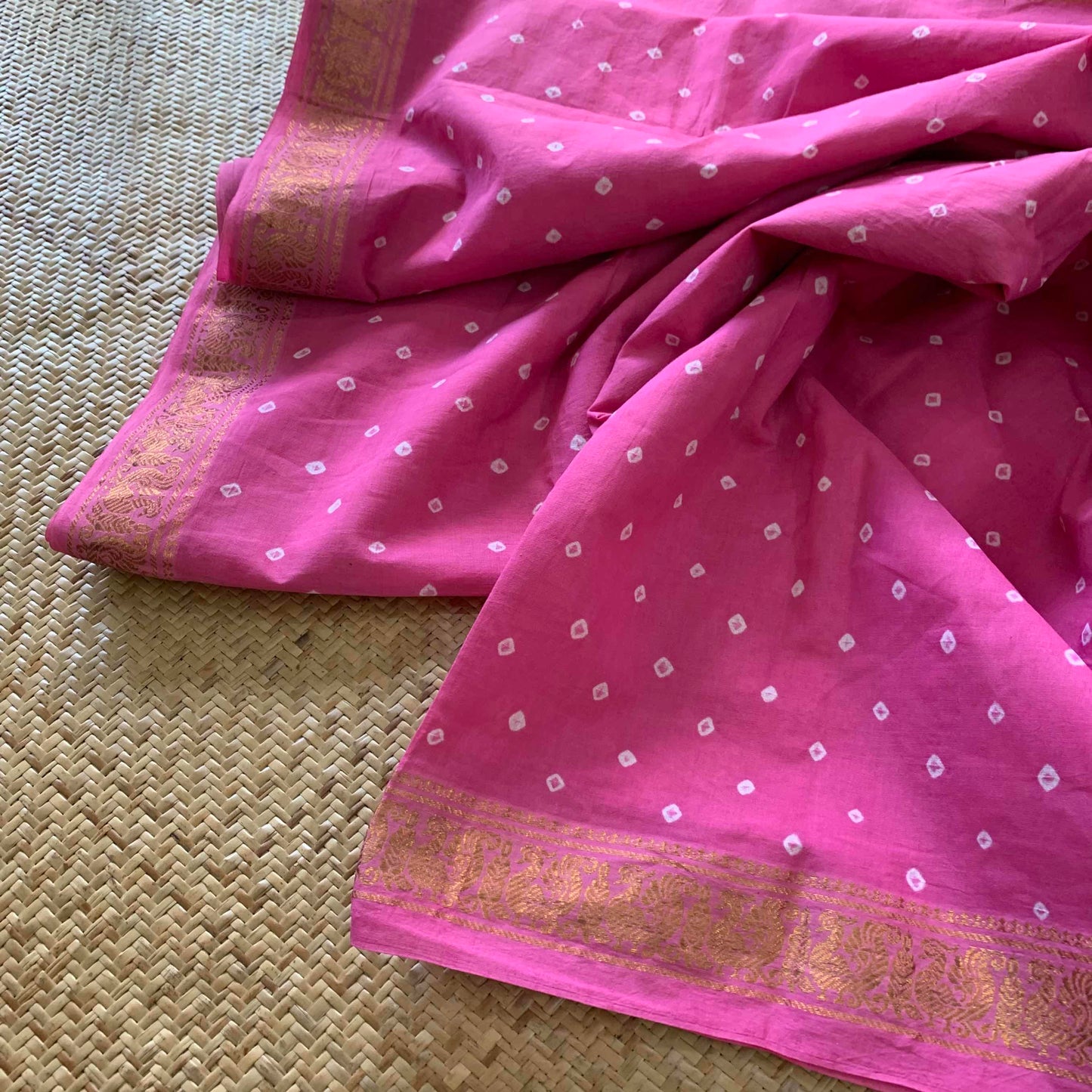 Rose milk, Hand knotted Sungudi , Kaikattu Cotton Sungadi