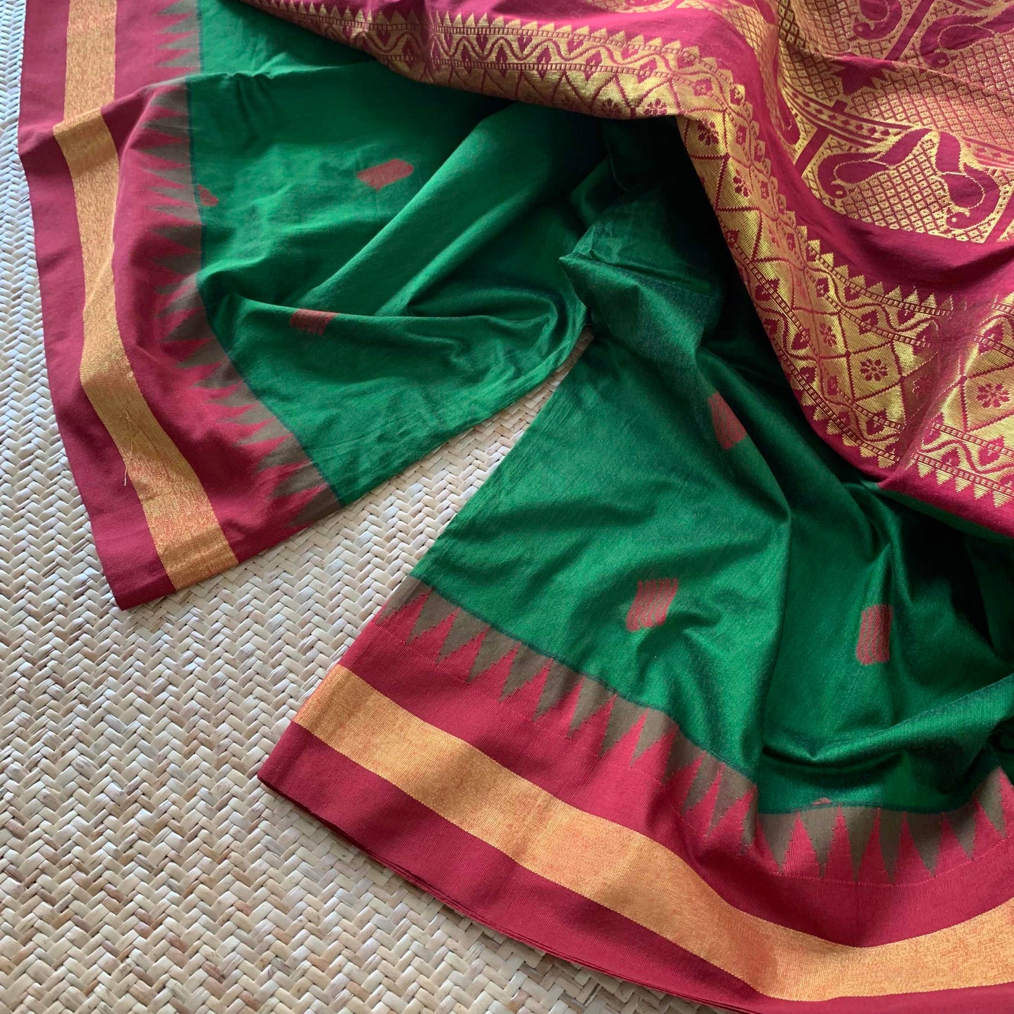 Green , Kalyani Silk Cotton.