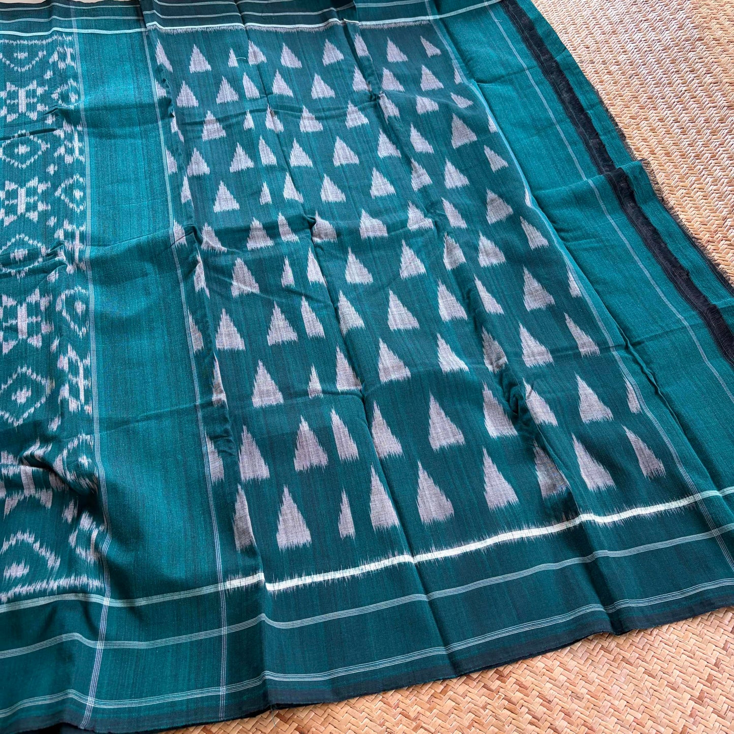 Peacock Green, Pochambally Ikkat Hand Woven Cotton Saree