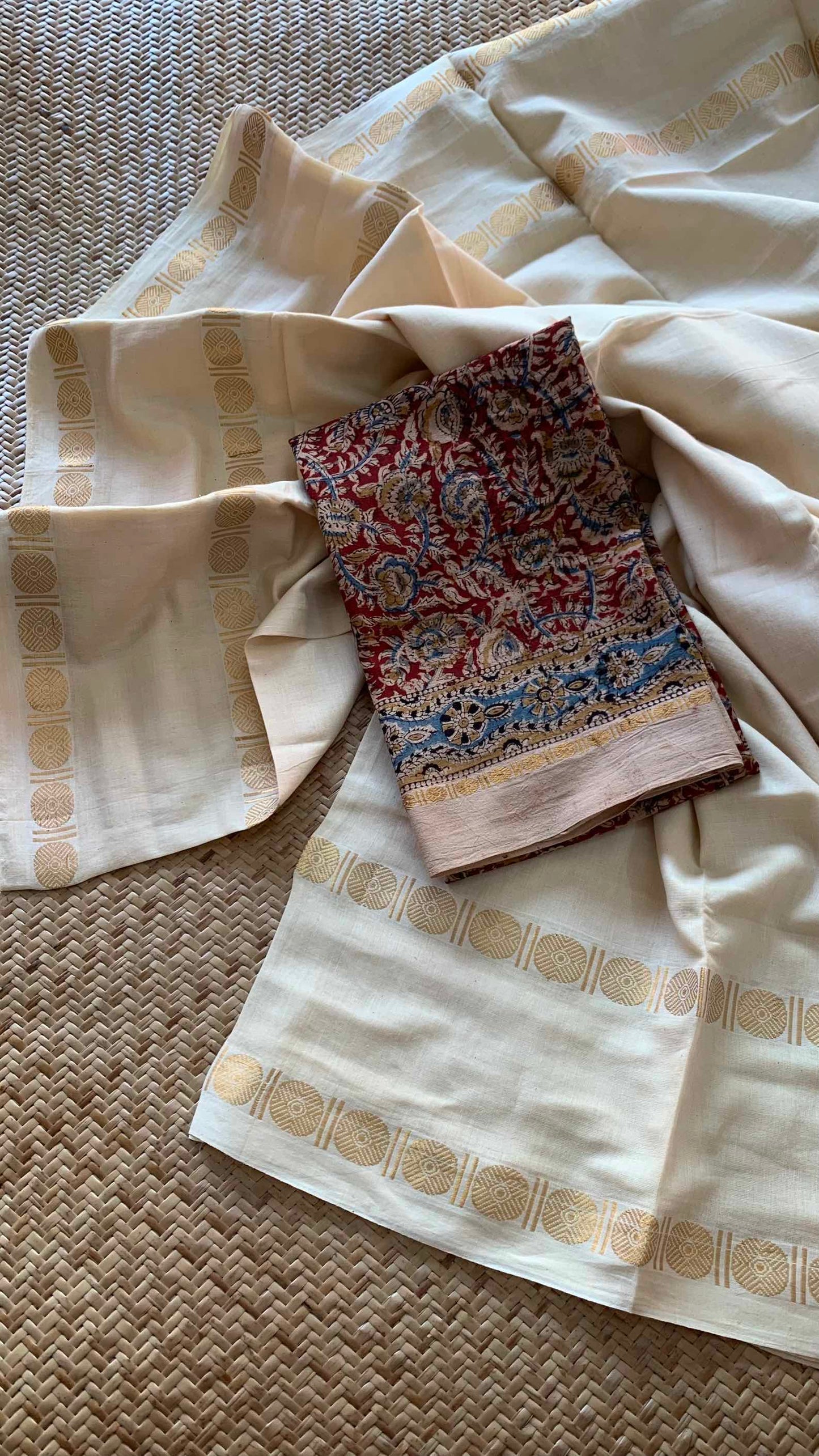 Off White Saree With Kalamkari Blouse , Zari Rudraksham Rettai Pettu Border , Clamp dyed (Kattu sayam).