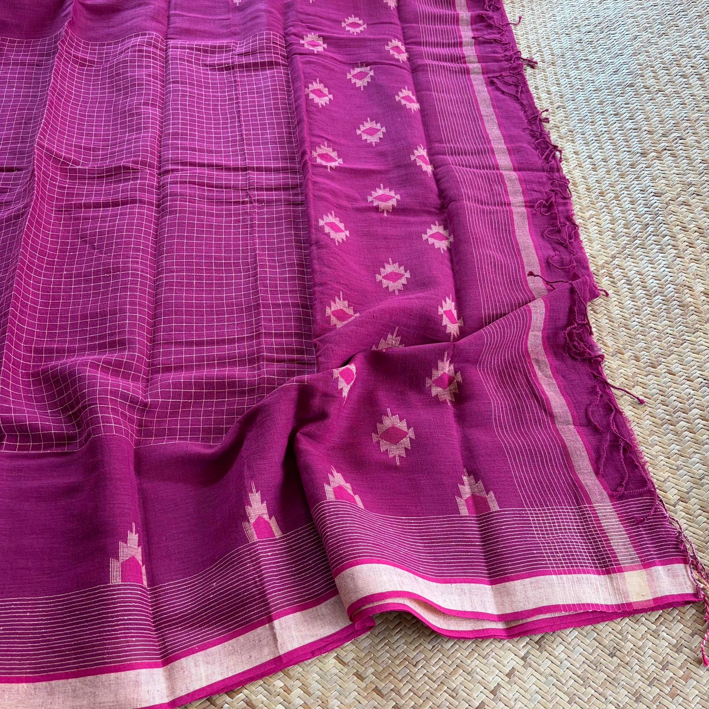 Magenta, Handwoven Jamdani Soft cotton Saree