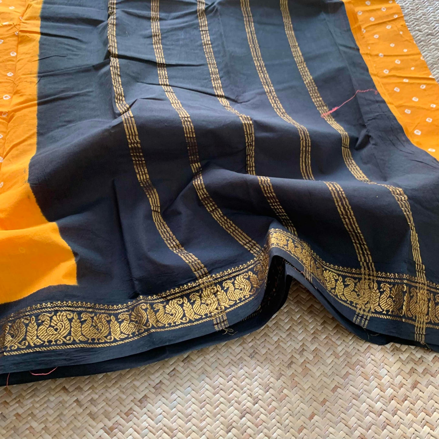 Yellow Saree , Hand knotted Sungudi On a Annam Border Cotton saree, Kaikattu Sungadi