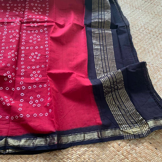 Red Dupatta , Hand woven, Hand knotted Sungudi Cotton saree, Kaikattu Sungadi
